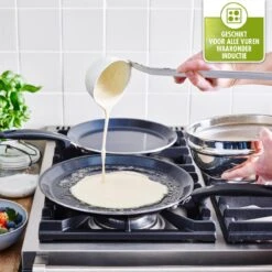 GreenPan Essentials Pannenkoekenpan 24cm - Zwart - Inductie - PFAS-vrij 19 GreenPan Essentials Pannenkoekenpan 24cm - Zwart - Inductie - PFAS-vrij -Greenpan 1200x1200 185