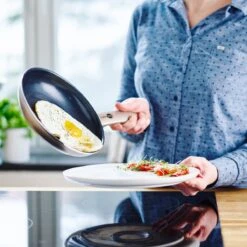 GreenPan Cambridge Koekenpan 28cm - Brons - Inductie - PFAS-vrij 33 GreenPan Cambridge Koekenpan 28cm - Brons - Inductie - PFAS-vrij -Greenpan 1200x1200 84