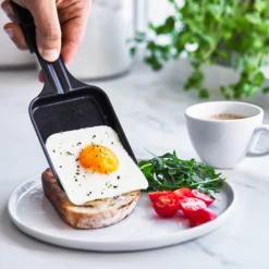 Greenpan -Greenpan CC007922 001 image6 feature1 non stick